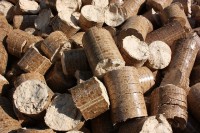 Pellets worden gemaakt van houtafval. (geperste biomassa) / Bron: Moses, Pixabay